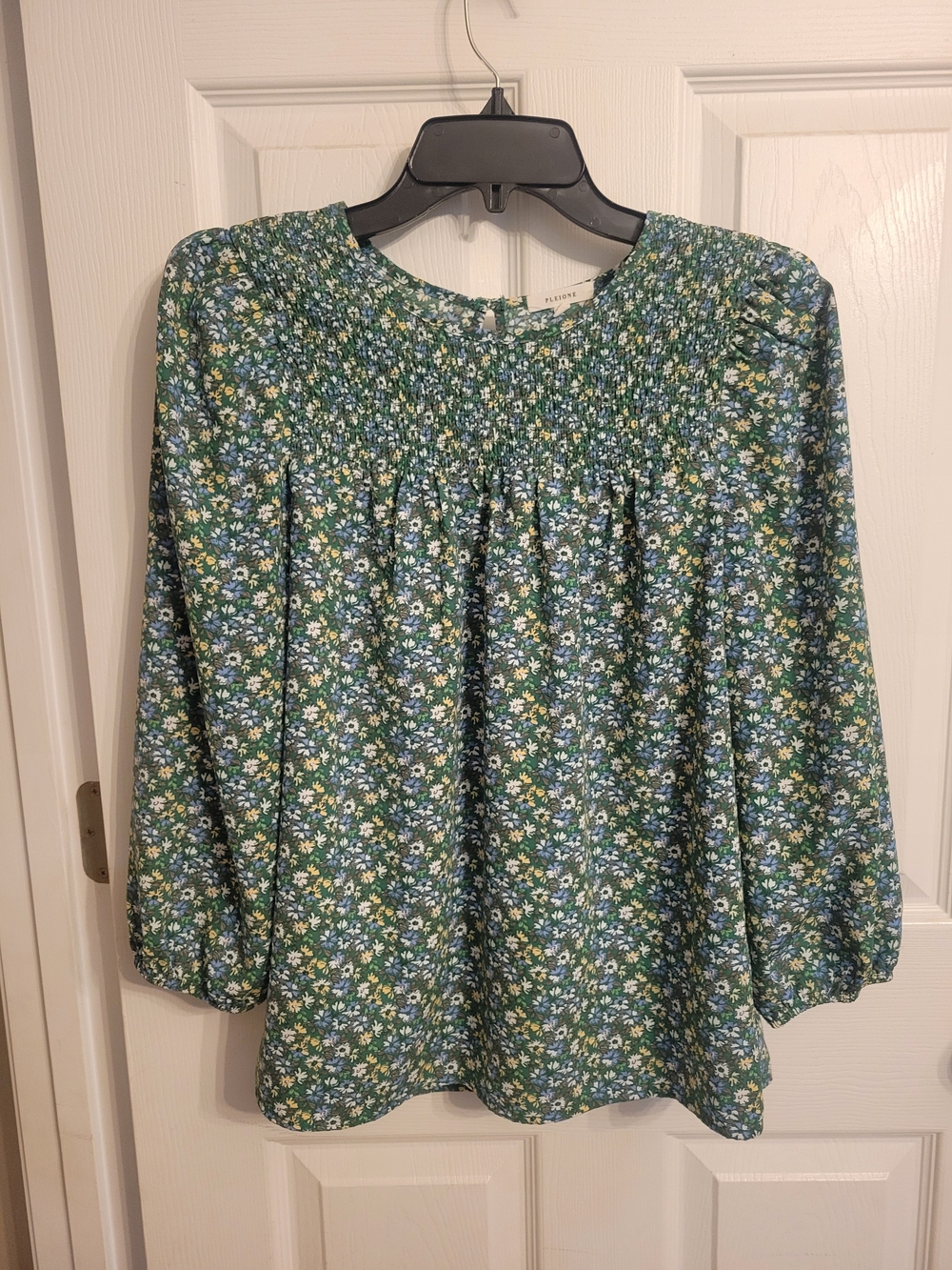 Pleione Green Floral Smocked Yoke Peasant Blouse